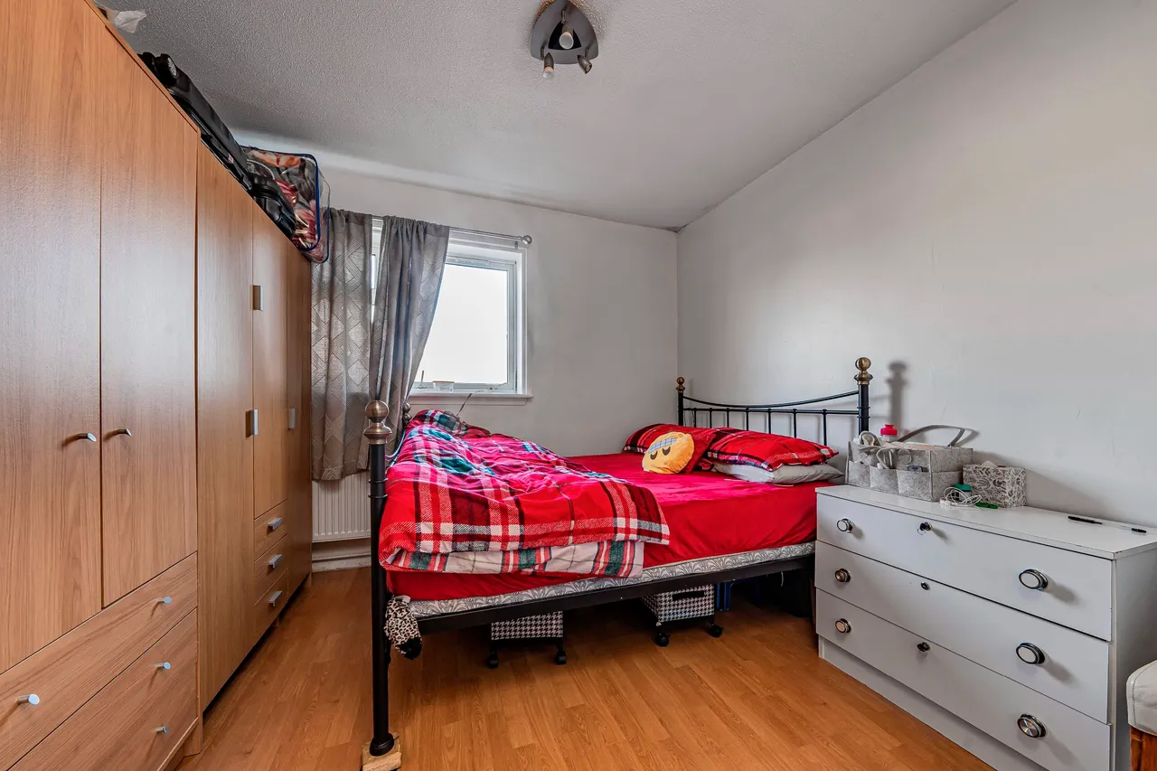 Becketts Close, Feltham, TW14, photo 5