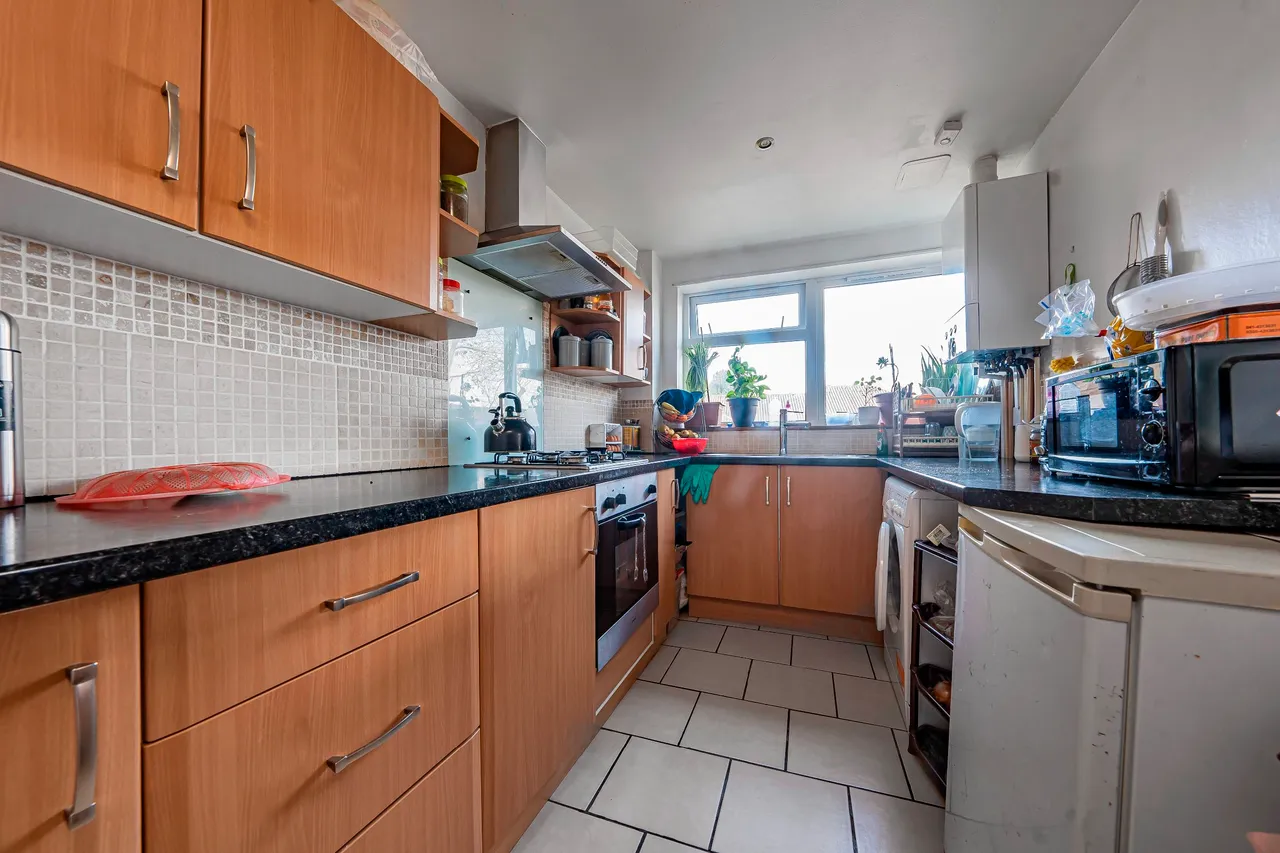Becketts Close, Feltham, TW14, photo 3