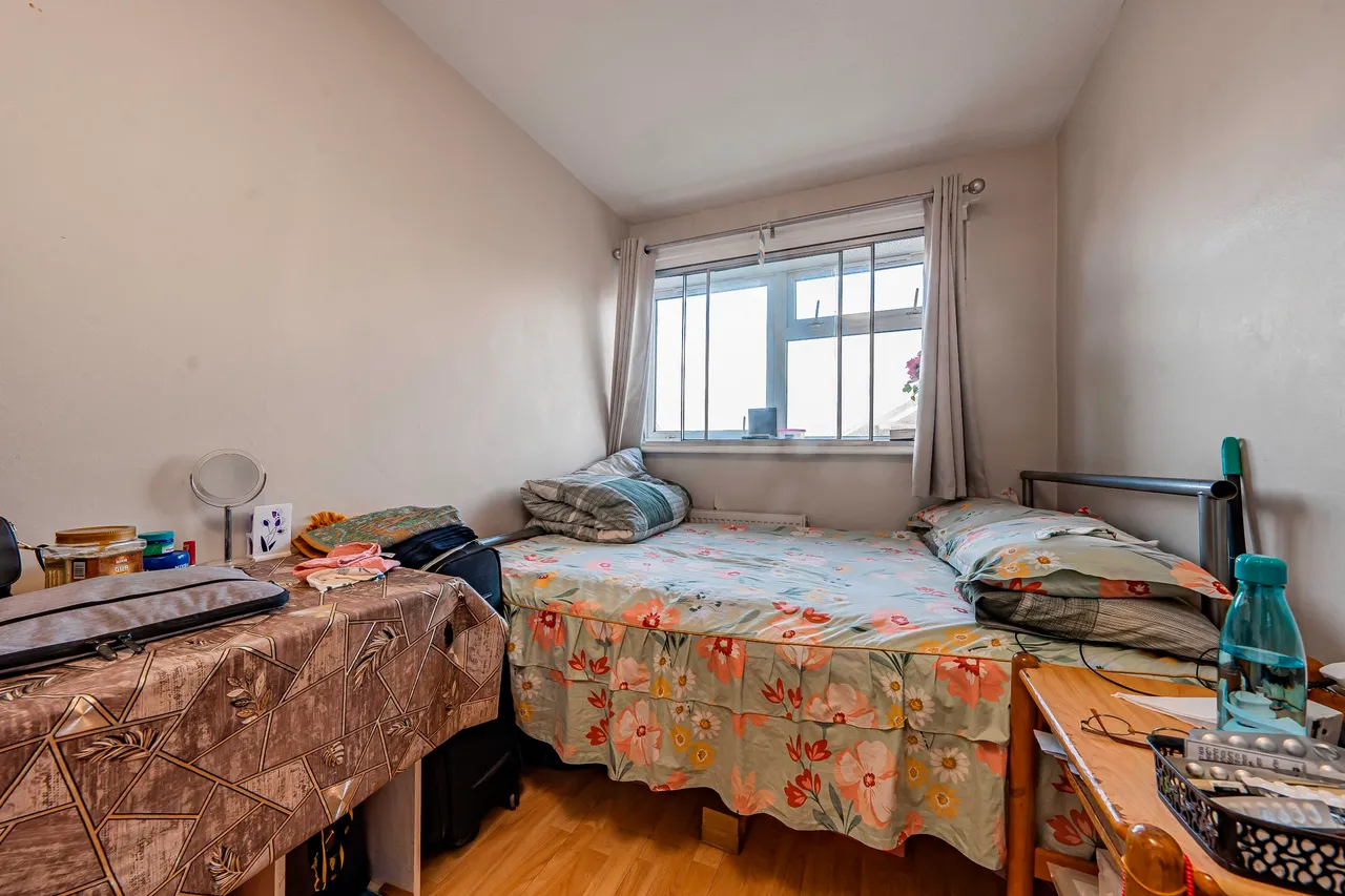 Becketts Close, Feltham, TW14, photo 6