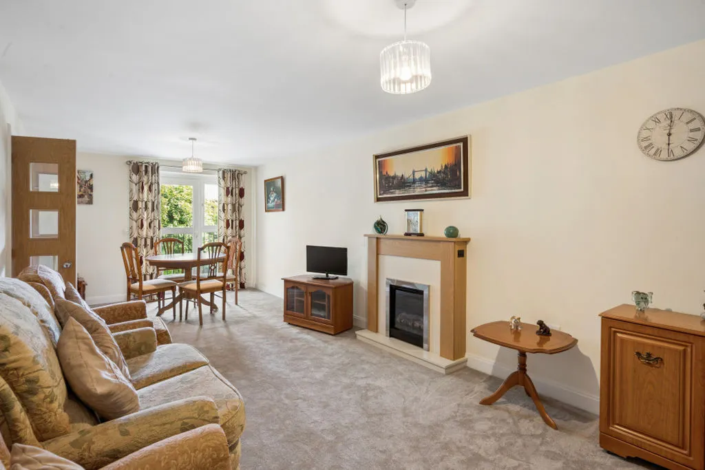 Marlow Road, Bourne End SL8 5SE, photo 5