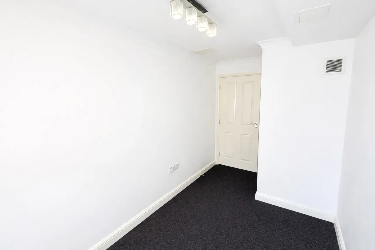 Bowery court, St. Mark's Place, Dagenham,RM10 8GN, photo 8
