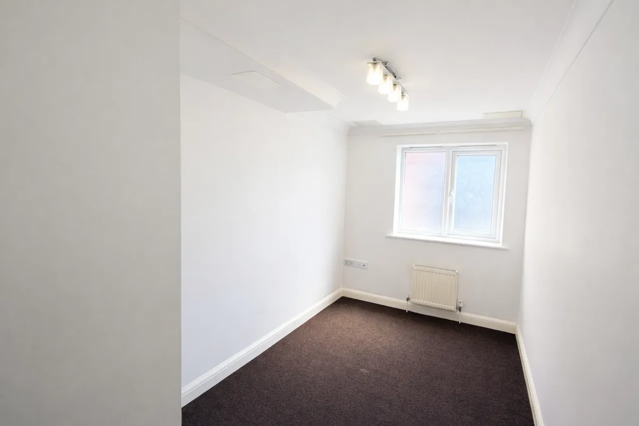 Bowery court, St. Mark's Place, Dagenham,RM10 8GN, photo 7