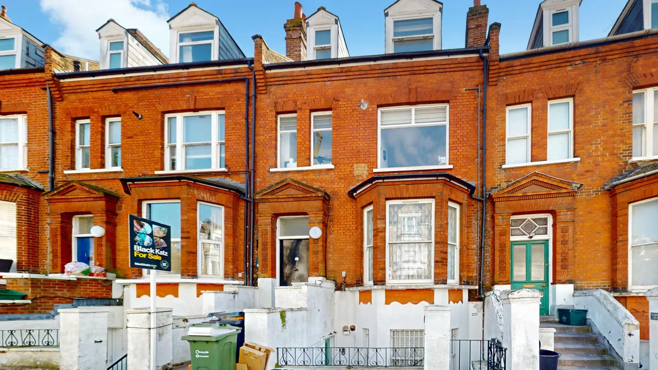 1 bed flat for sale, Hemstal Road, NW6