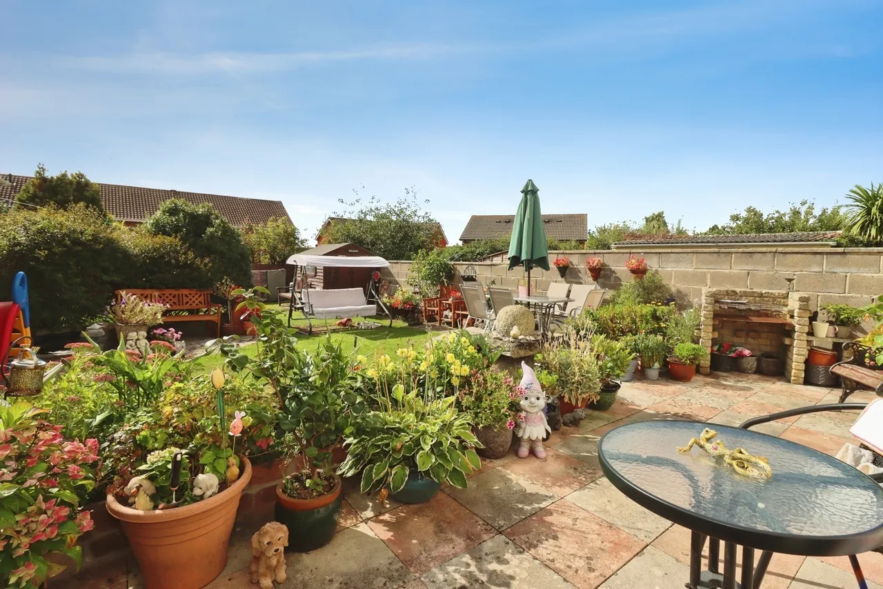 Hogarth Walk, Bristol, Somerset, BS7, photo 2