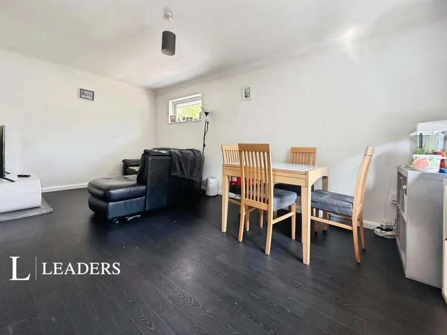 Springfield Gardens, Worthing, BN13, photo 2