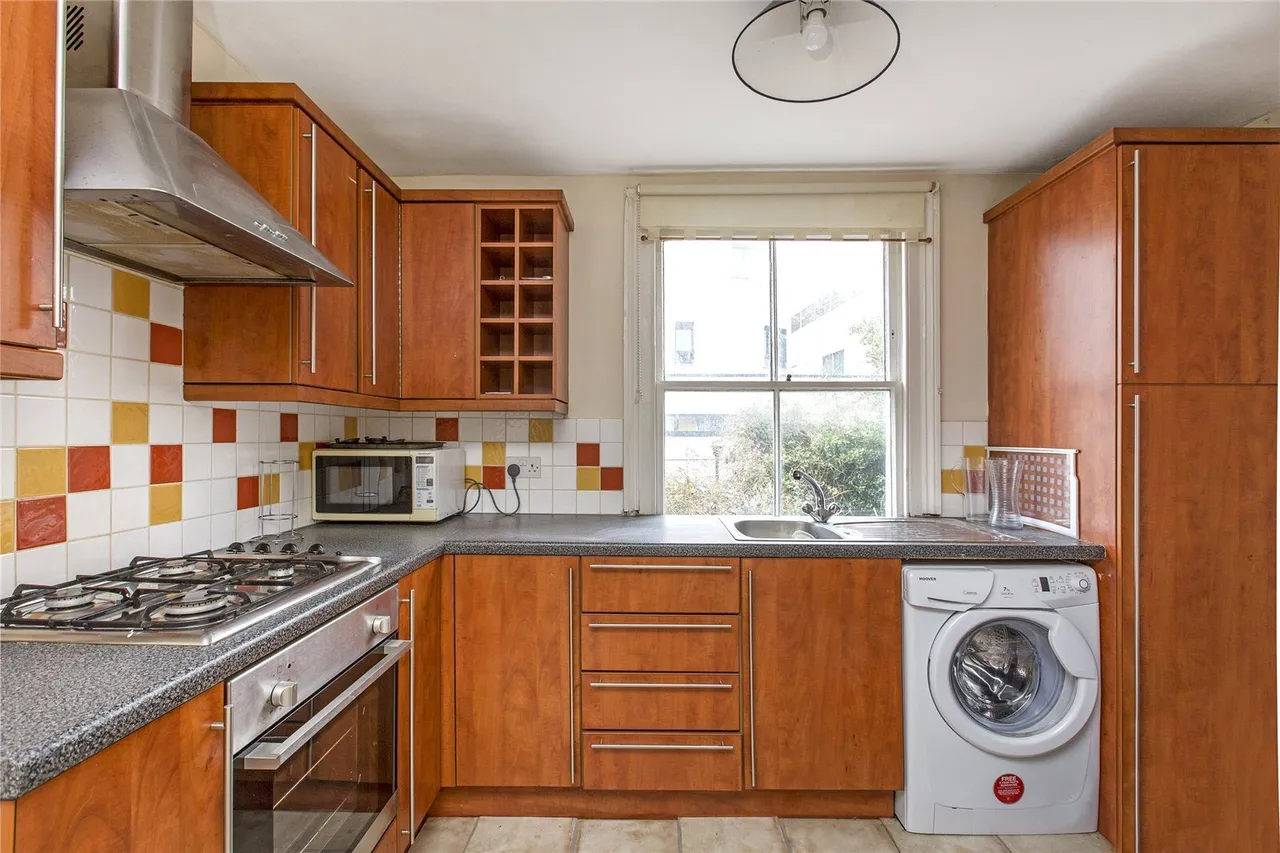 Tremadoc Road, London, SW4, photo 3
