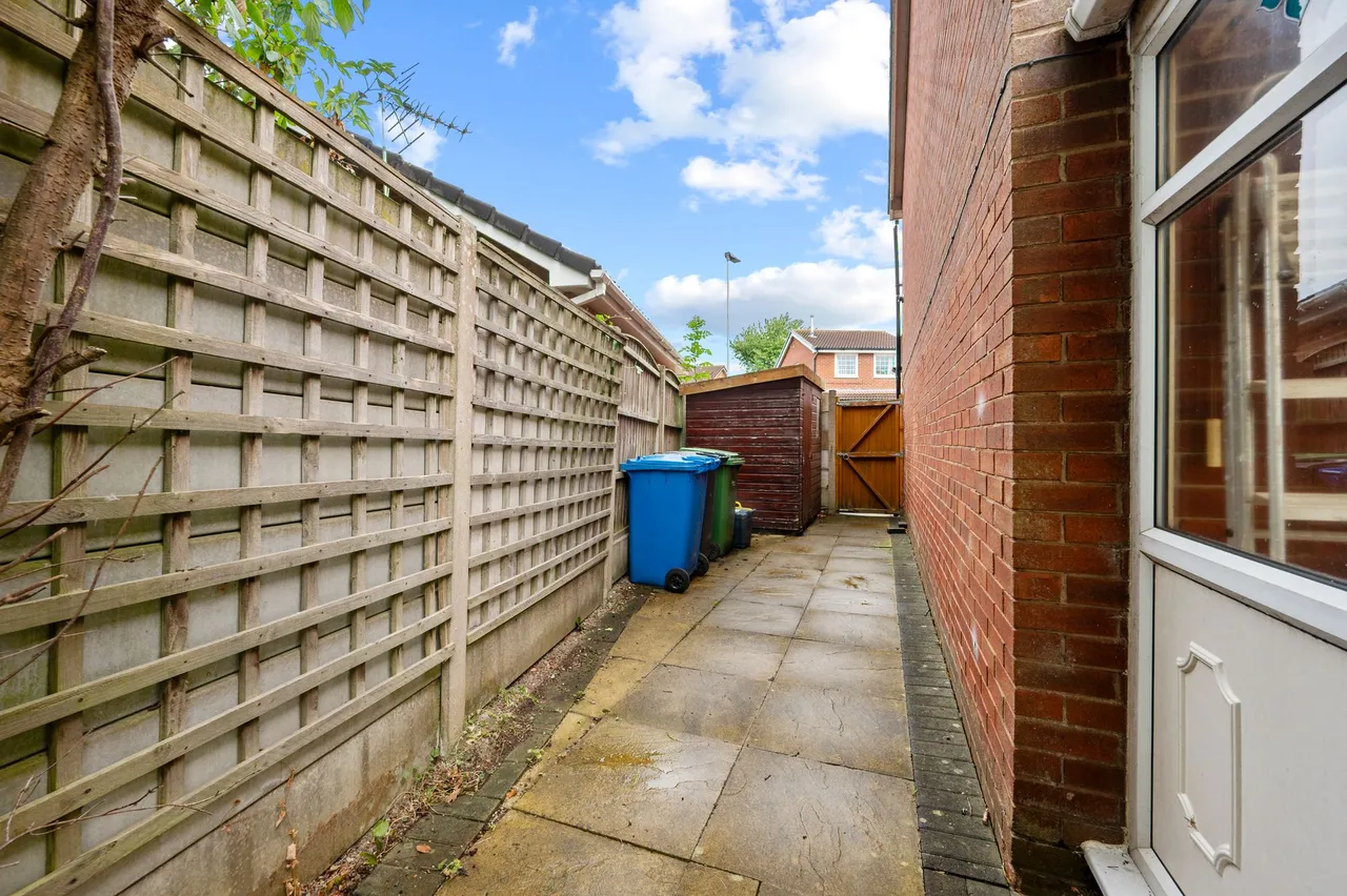 Wiltshire Close, Woolston, Warrington, Warrington, WA1 4DA, photo 21