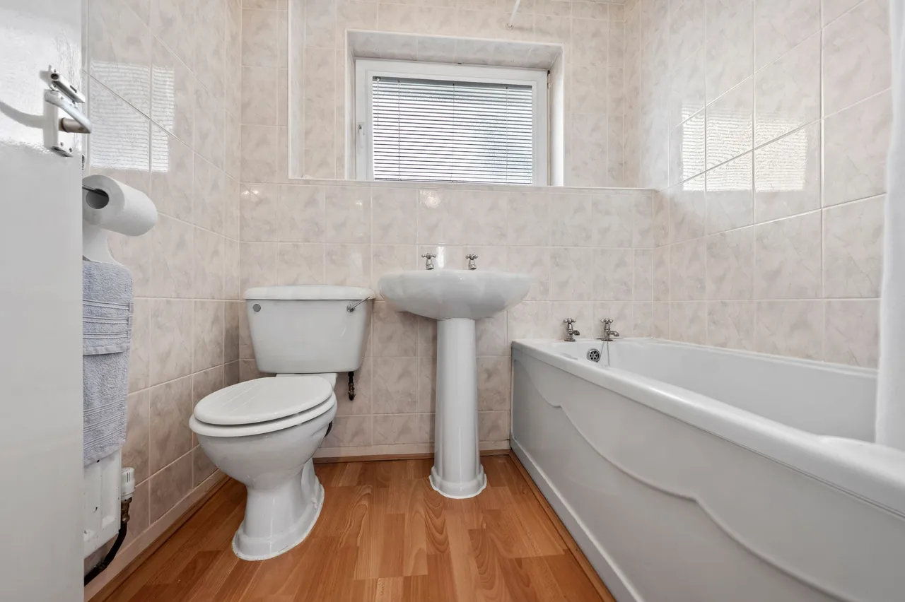 Wiltshire Close, Woolston, Warrington, Warrington, WA1 4DA, photo 17
