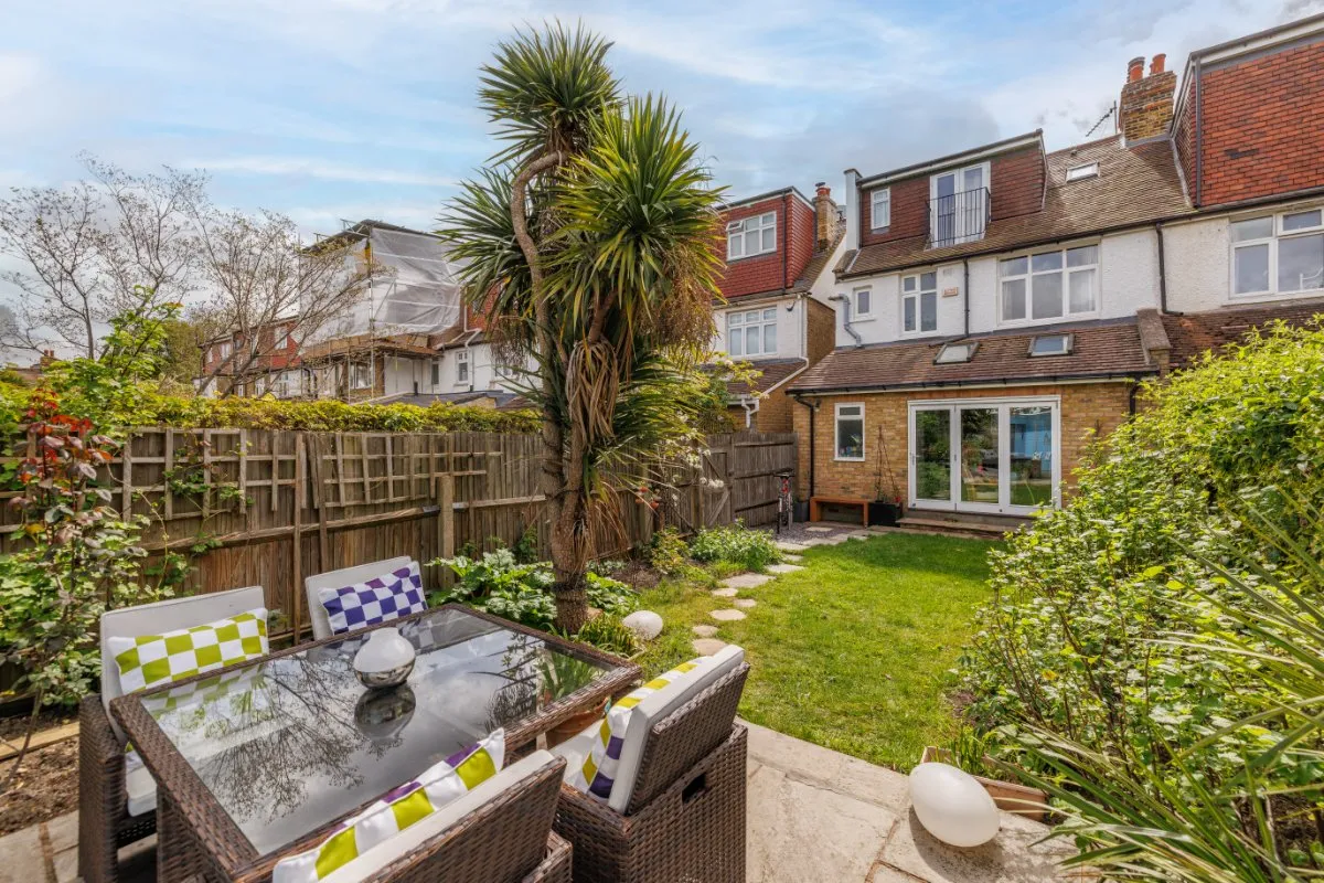 Kingsway, London, SW14, photo 2