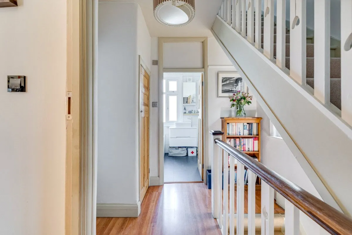Kingsway, London, SW14, photo 11