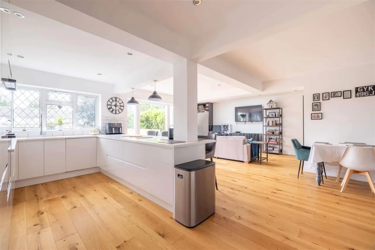 Bell View, Windsor, SL4 4ET, photo 13