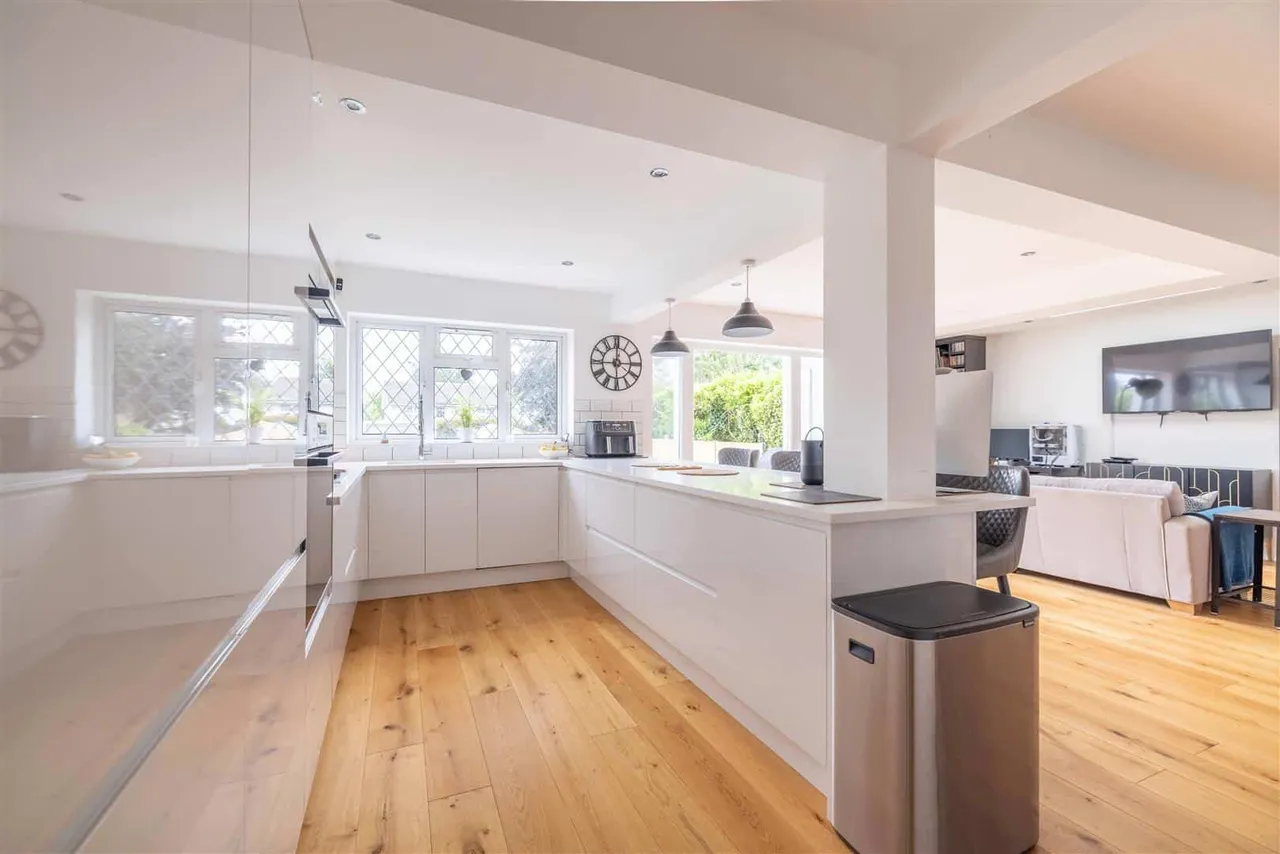 Bell View, Windsor, SL4 4ET, photo 12