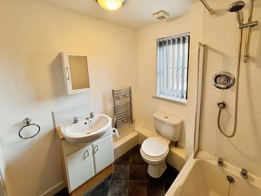 Queen Street, Cleckheaton, West Yorkshire, BD19, photo 4