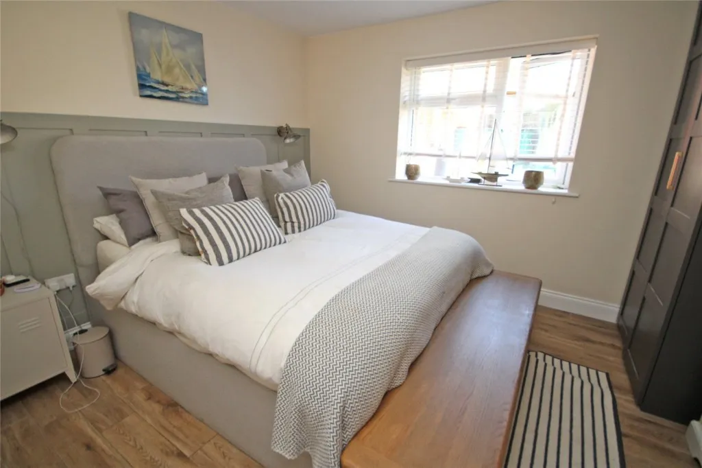 New Milton, Hampshire, photo 9