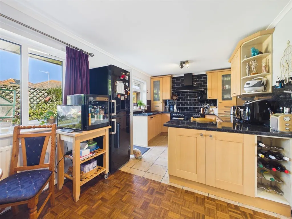 Neville Road, Peacehaven, BN10, photo 5
