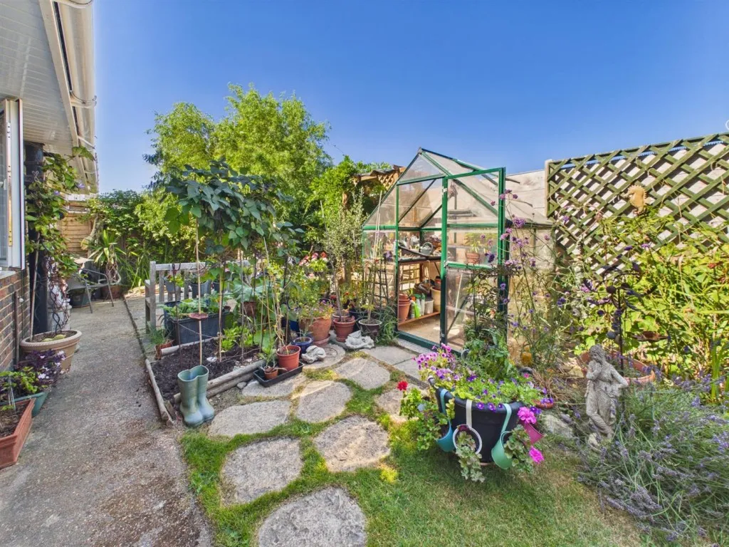 Neville Road, Peacehaven, BN10, photo 11