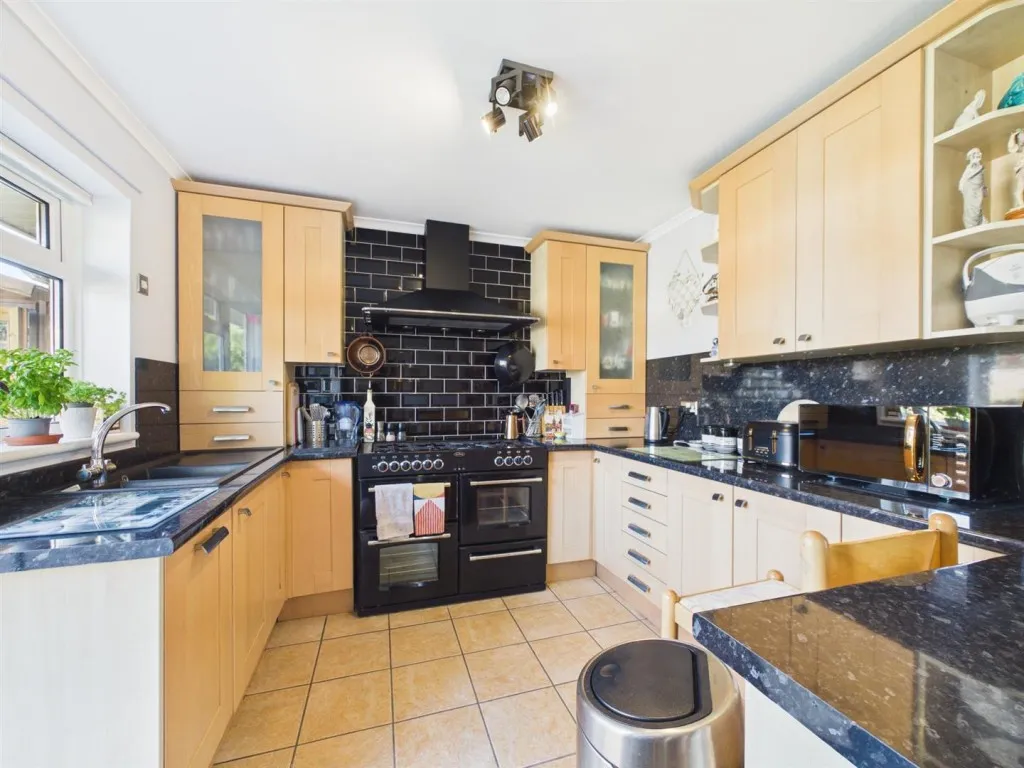 Neville Road, Peacehaven, BN10, photo 15
