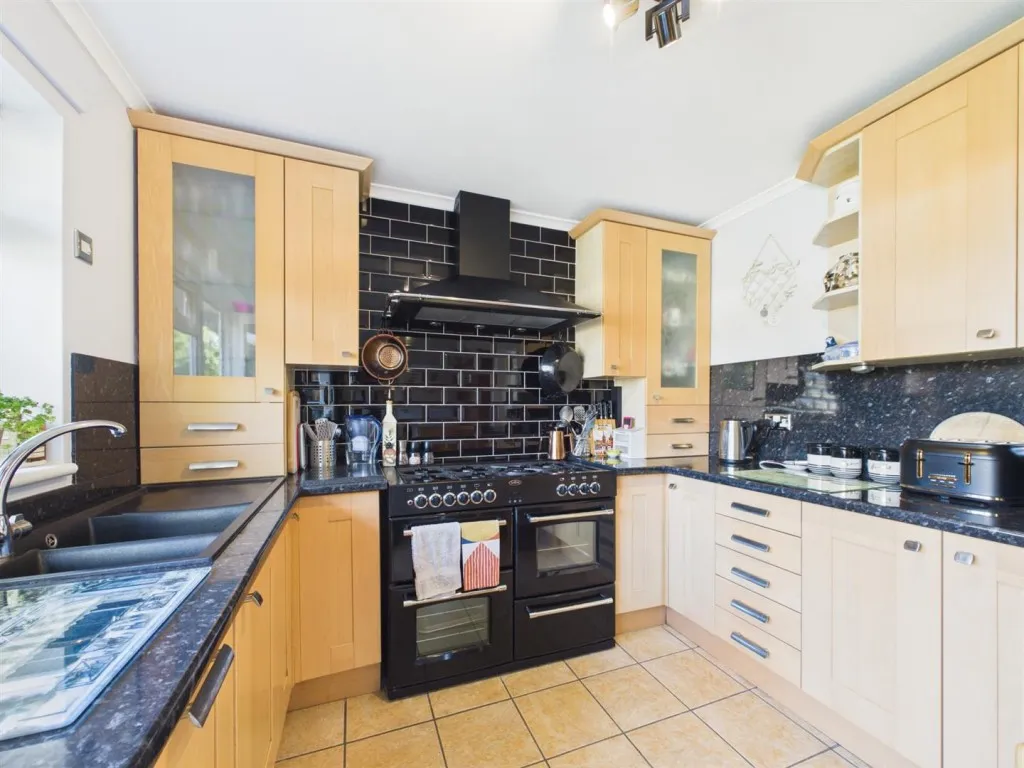 Neville Road, Peacehaven, BN10, photo 17