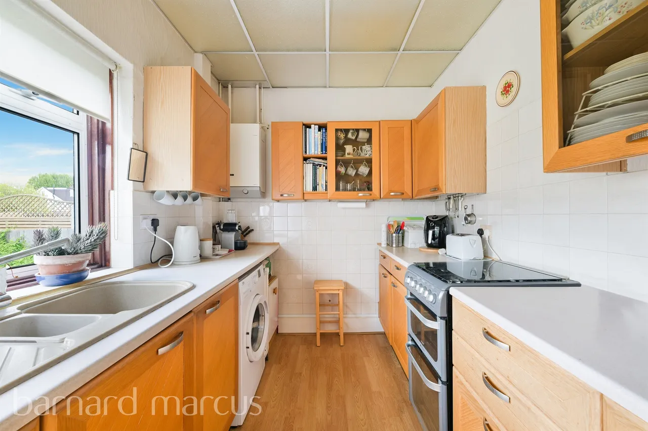 Queenswood Avenue, Wallington, photo 6
