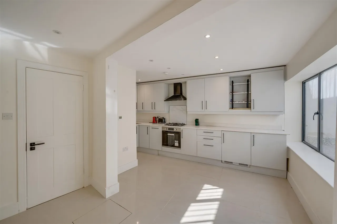 Prout Grove, Neasden, NW10, photo 5