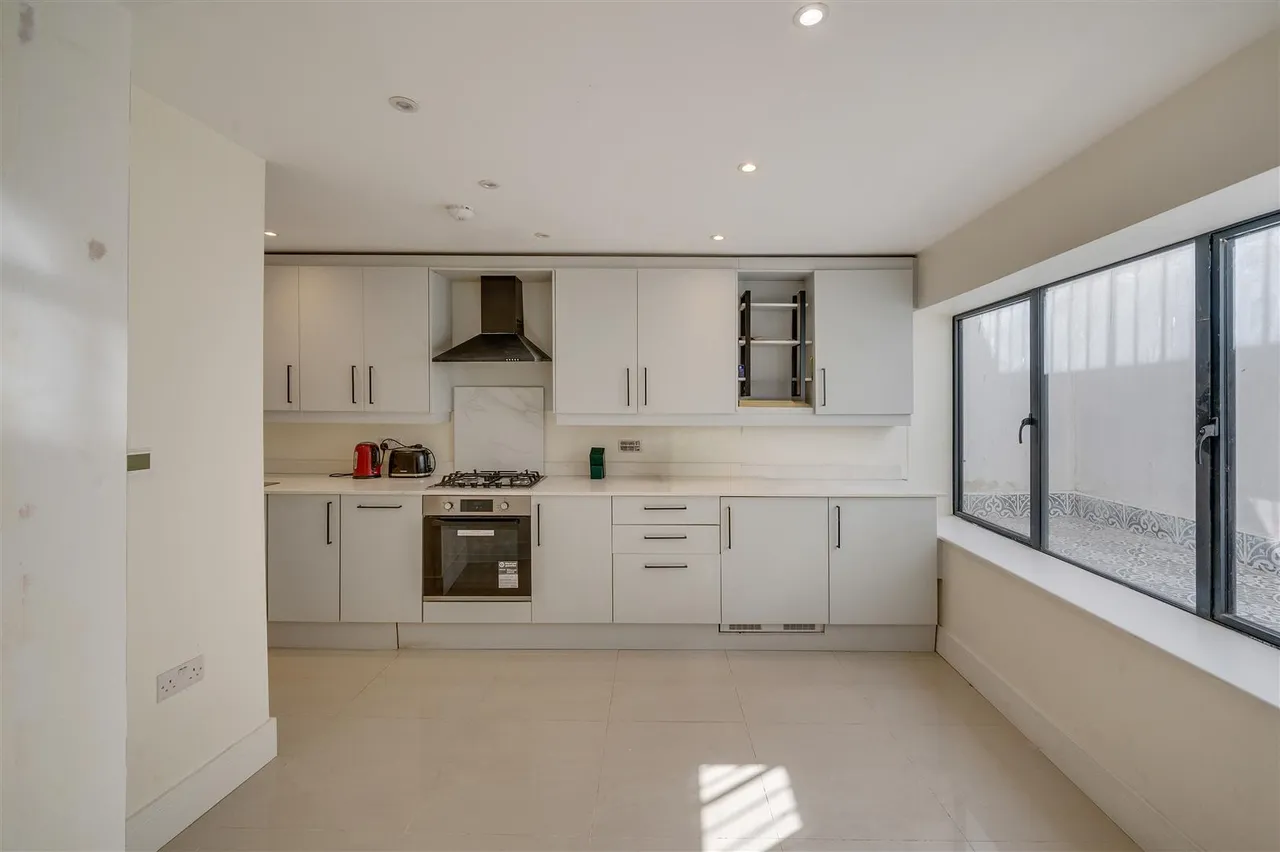Prout Grove, Neasden, NW10, photo 4