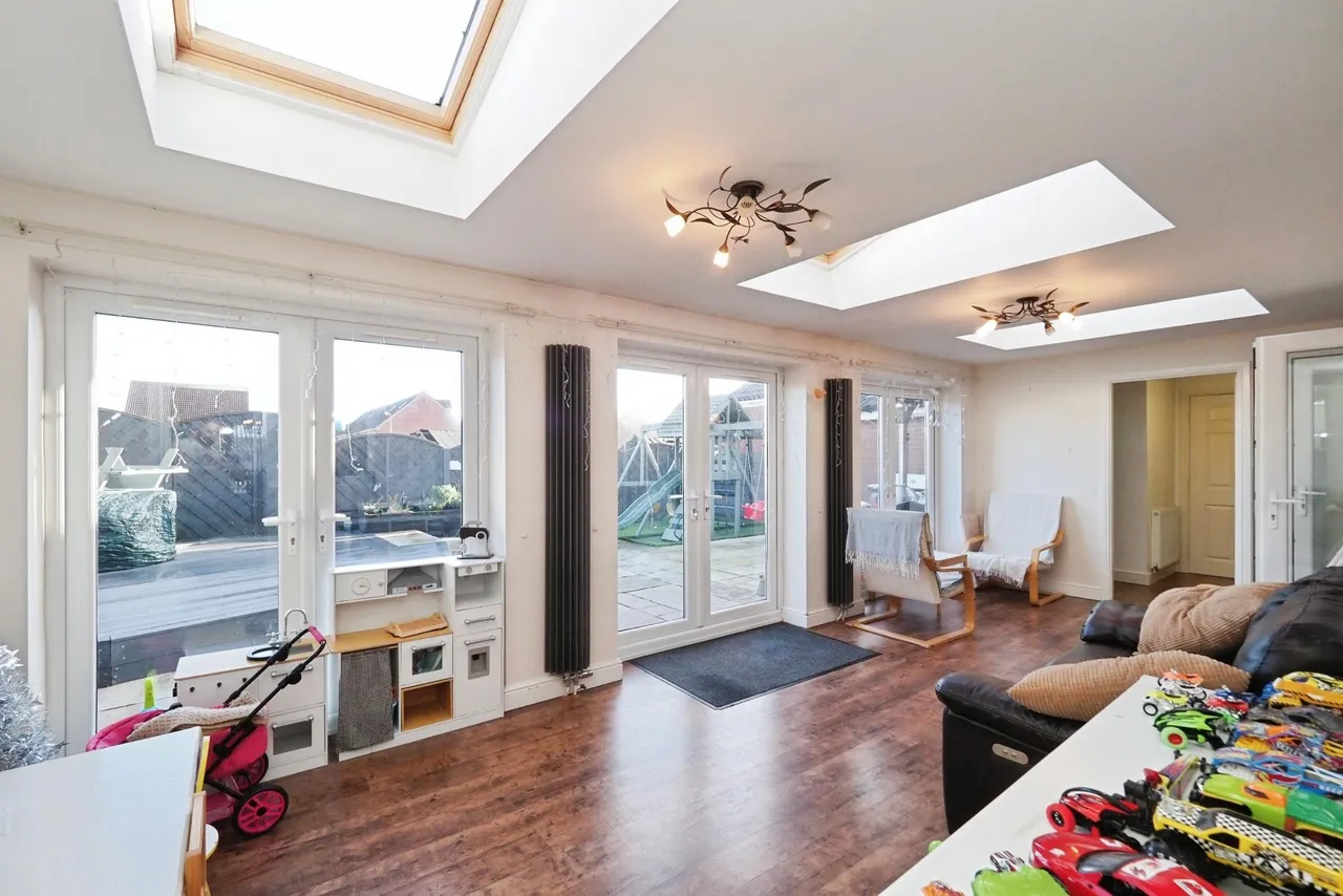 Elmhurst Drive, Sutton-in-ashfield, NG17, photo 4
