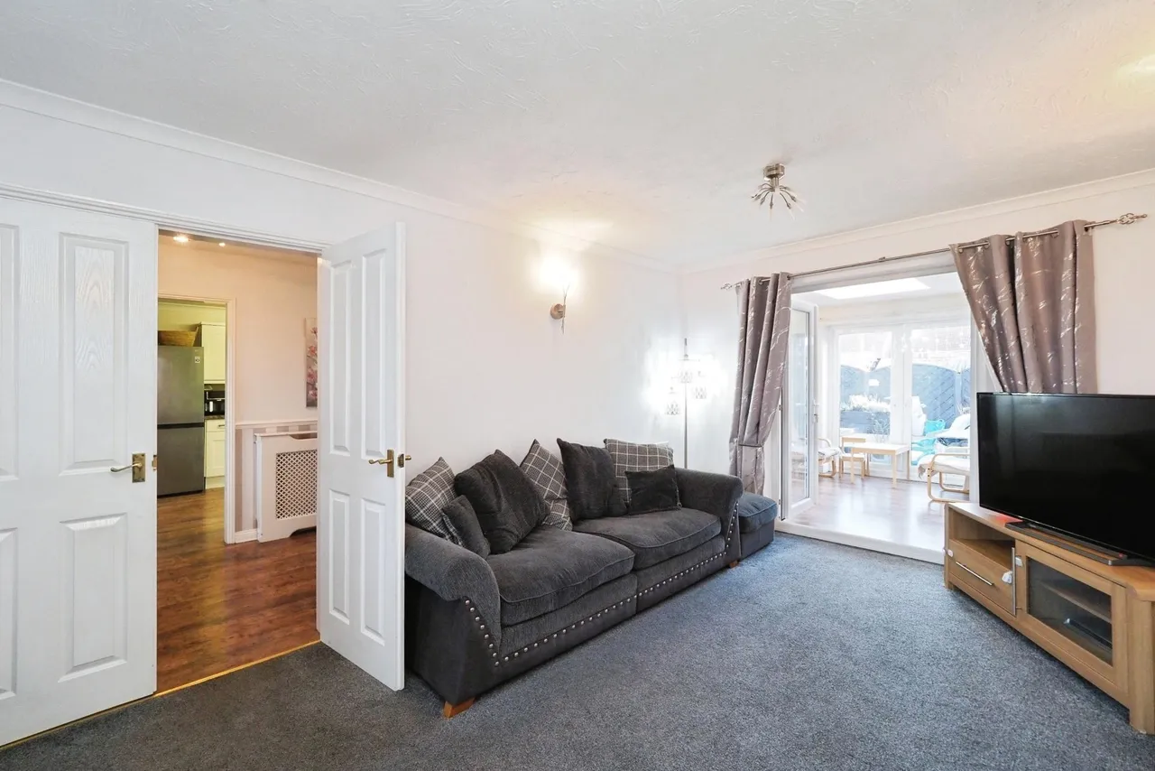 Elmhurst Drive, Sutton-in-ashfield, NG17, photo 5