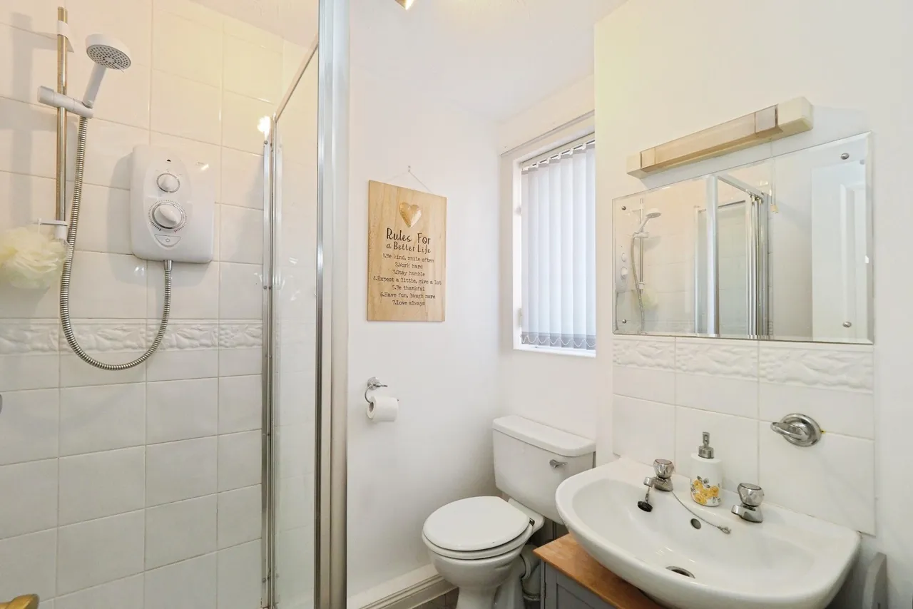 Elmhurst Drive, Sutton-in-ashfield, NG17, photo 12