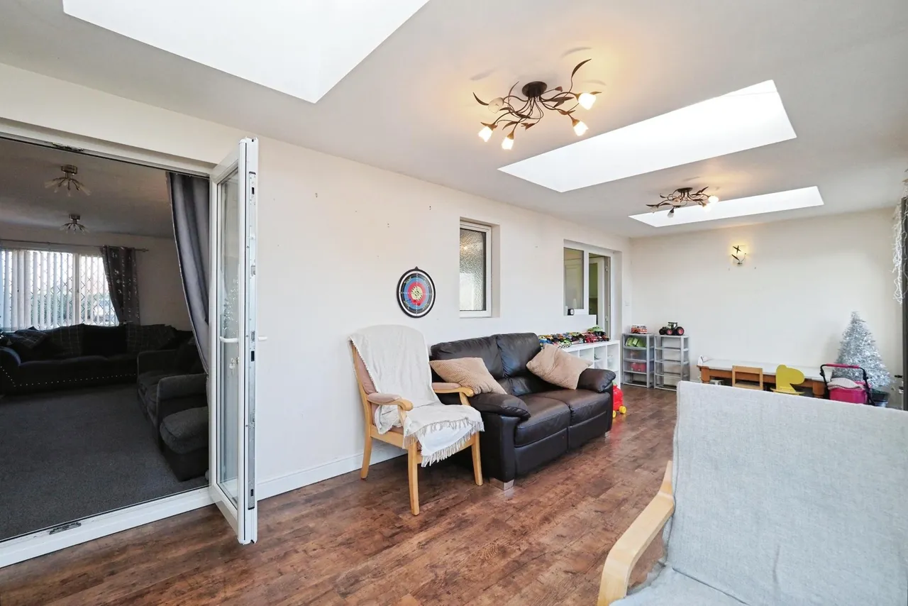 Elmhurst Drive, Sutton-in-ashfield, NG17, photo 8