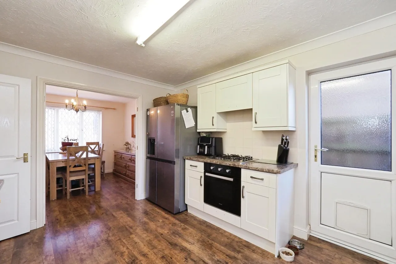 Elmhurst Drive, Sutton-in-ashfield, NG17, photo 6
