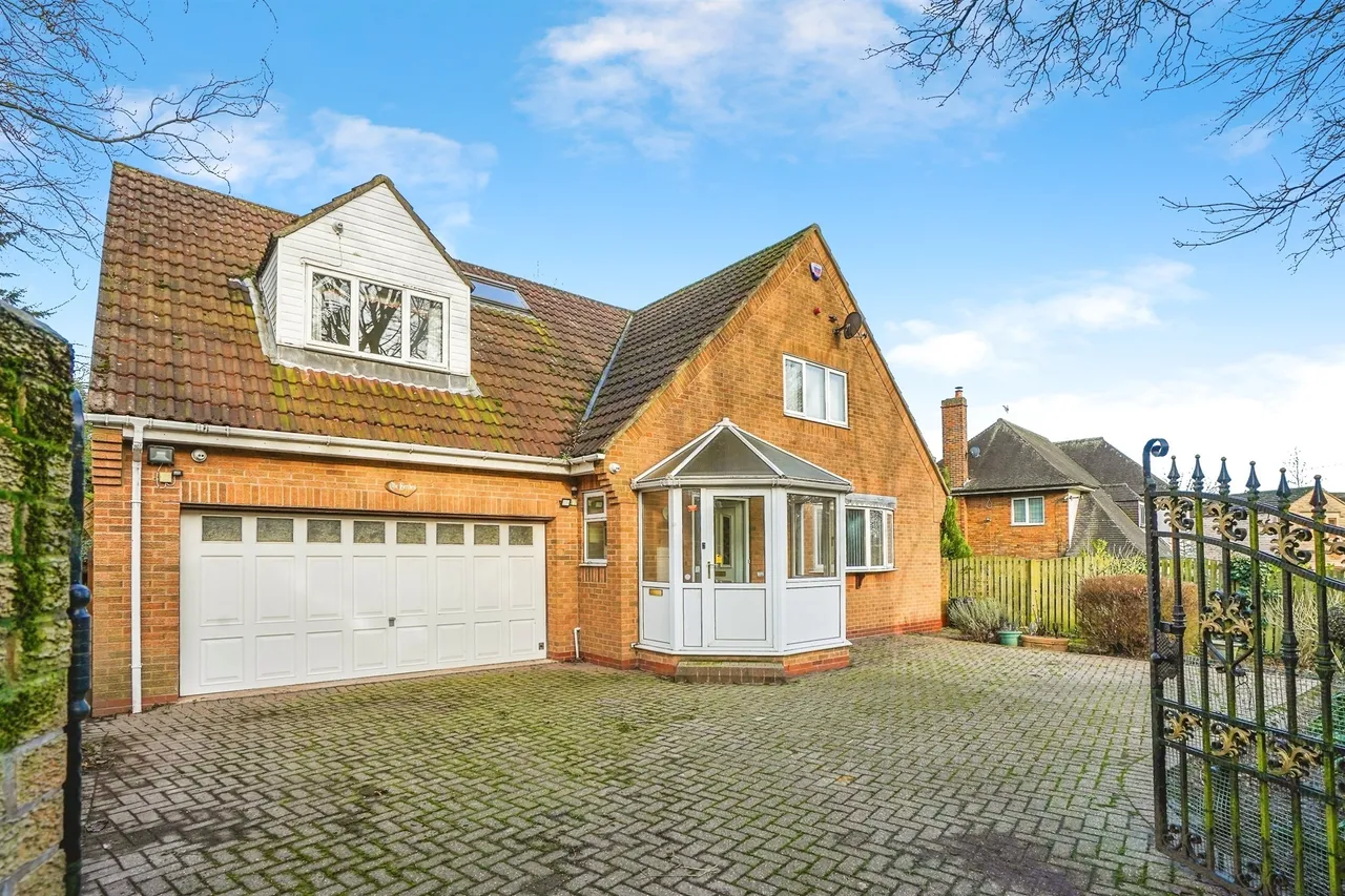 4 bed house for sale — Chapel Lane, South Kirkby, Pontefract