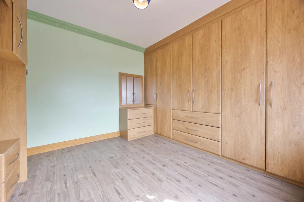 Stroud Close, Whelley, photo 16