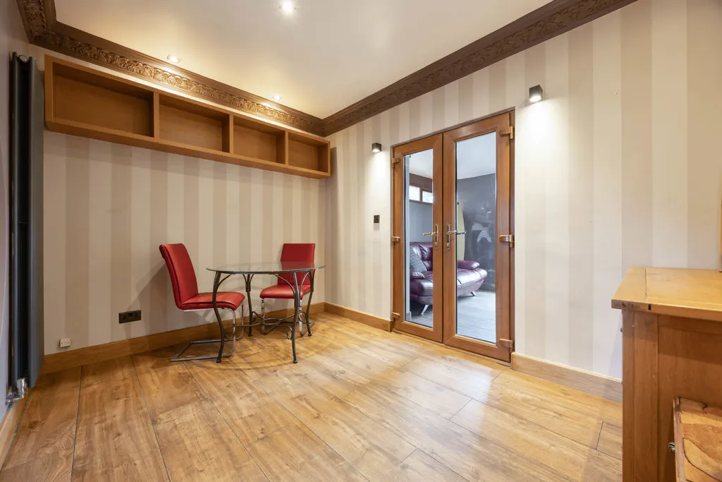 Stroud Close, Whelley, photo 8