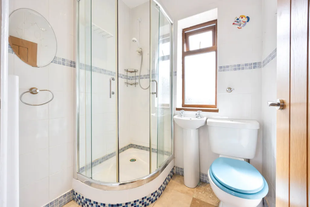 Stroud Close, Whelley, photo 14