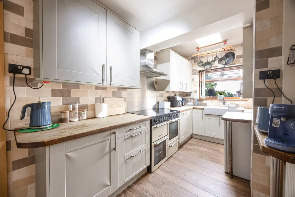 Stroud Close, Whelley, photo 9