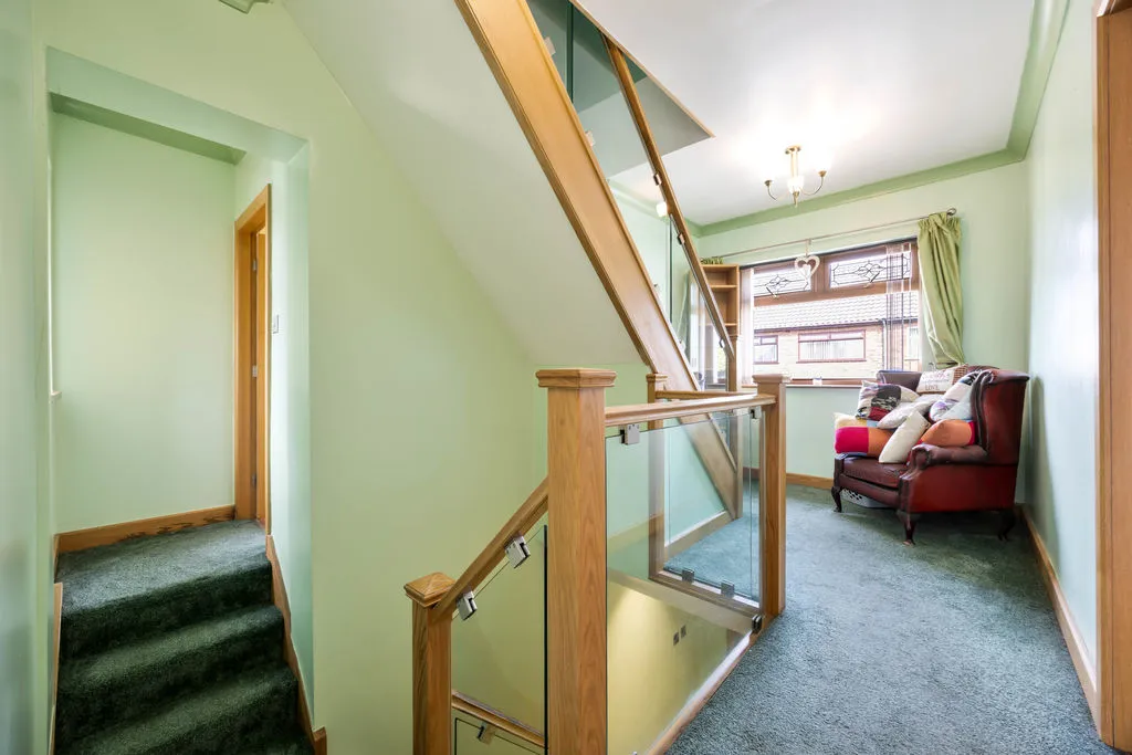 Stroud Close, Whelley, photo 29