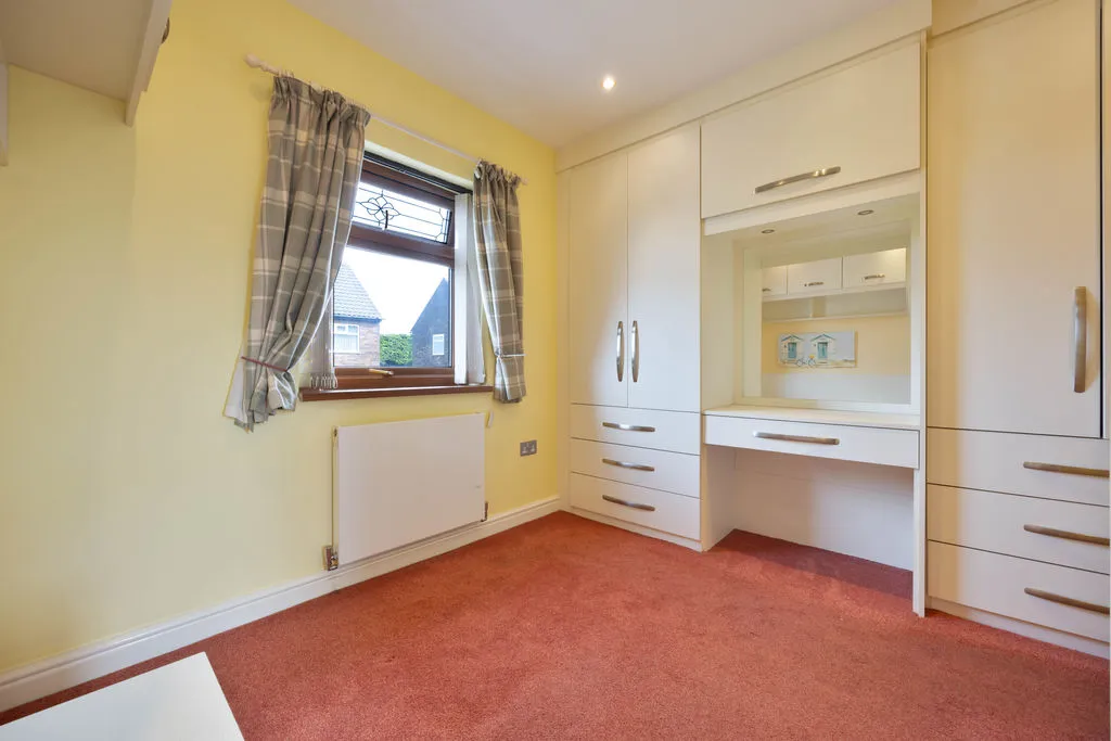 Stroud Close, Whelley, photo 13