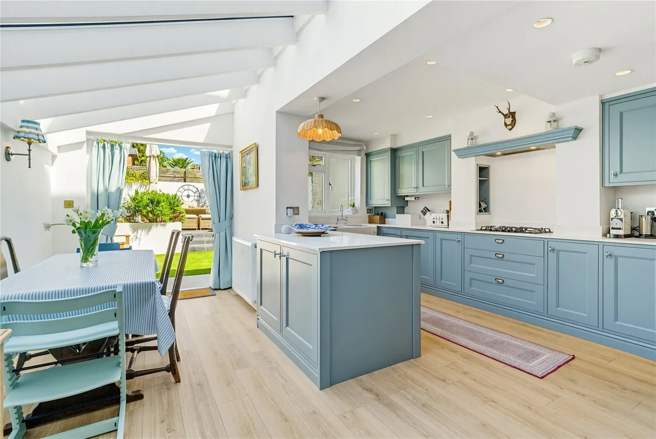 5 bed house for sale, Beechcroft Road, London, SW17
