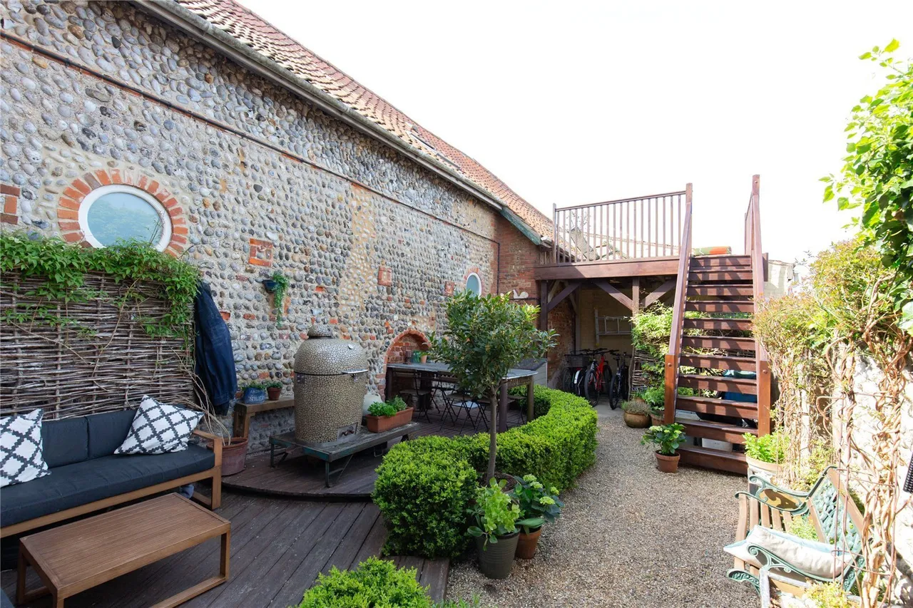 High Street, Cley, NR25, photo 17