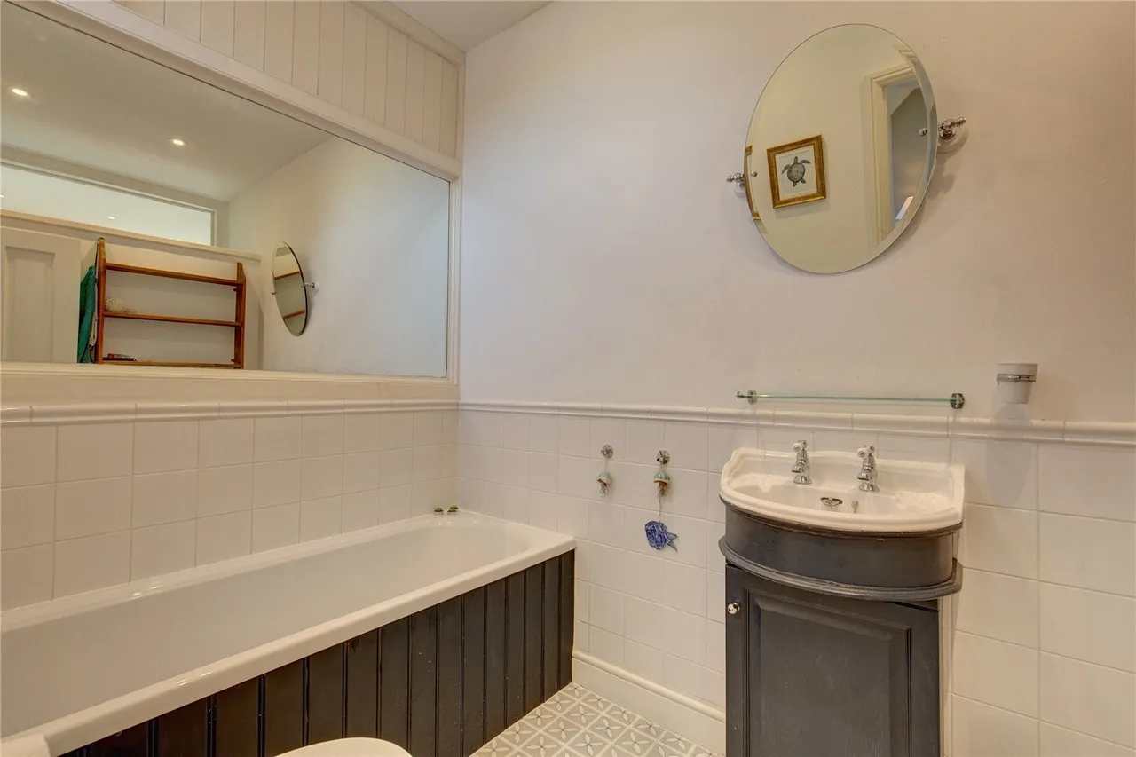 High Street, Cley, NR25, photo 14