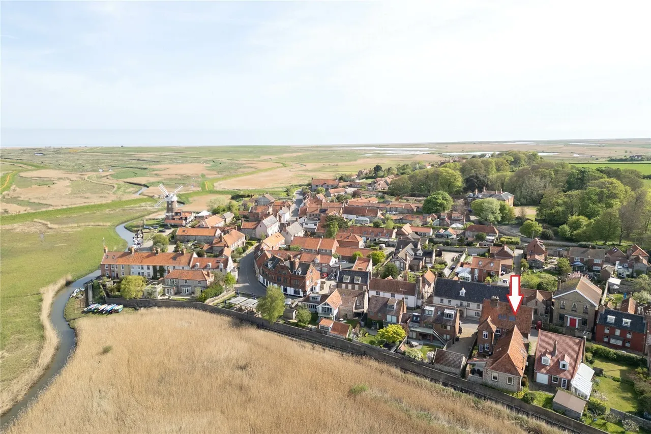 High Street, Cley, NR25, photo 3