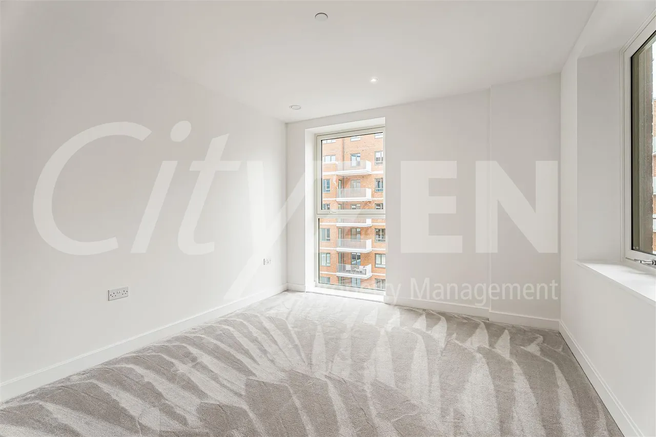 9 Southlake Road, London, SE28 0PE, photo 8