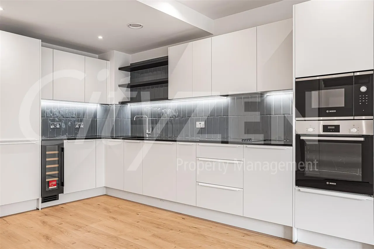 2 bed house to rent — 9 Southlake Road, London, SE28 0PE