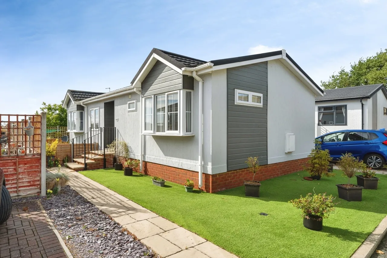 2 bed mobile home for sale — The Drove, Bedwell Park, Witchford, Ely, CB6