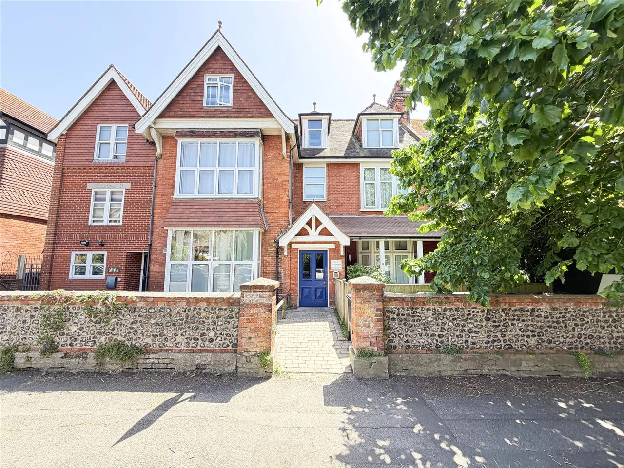 flat for sale — Enys Road, Eastbourne, BN21 2DX