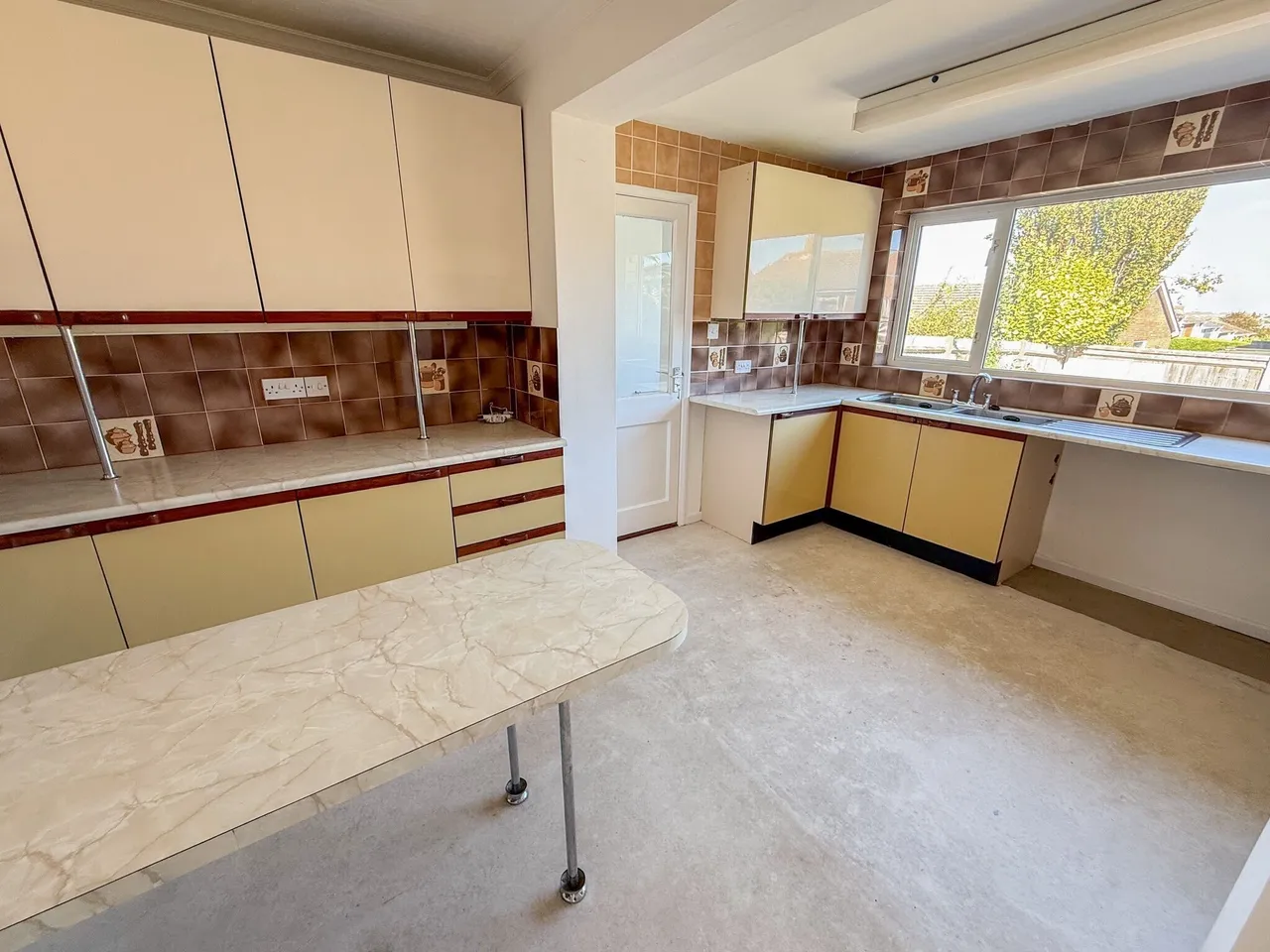 Bracken Road, Eastbourne, BN20, photo 4