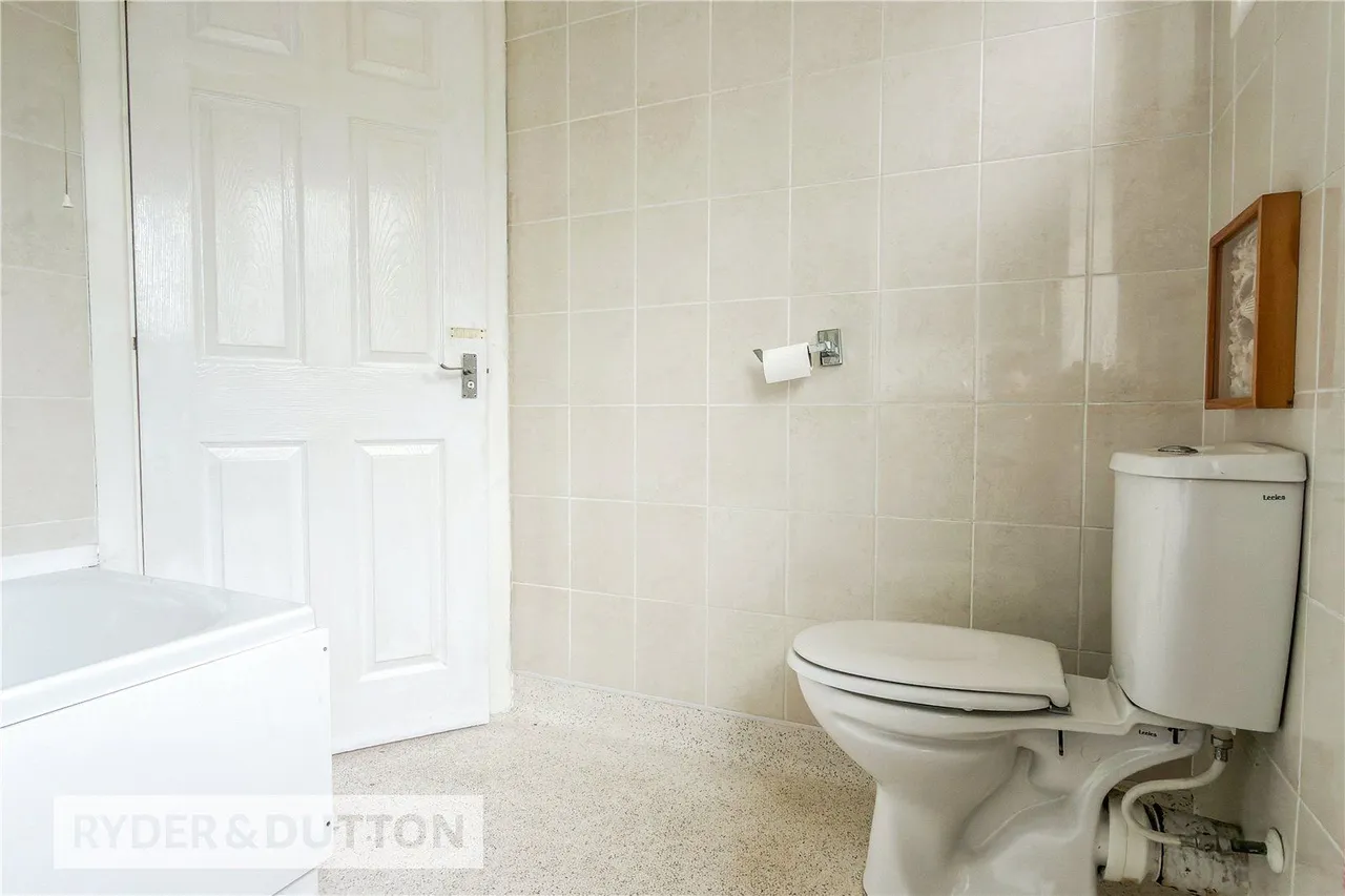 Ashton Crescent, Chadderton, OL9, photo 15