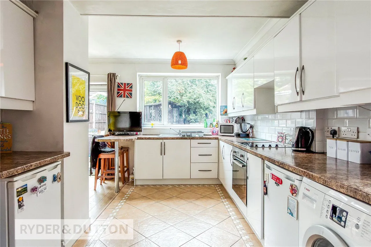 Ashton Crescent, Chadderton, OL9, photo 4