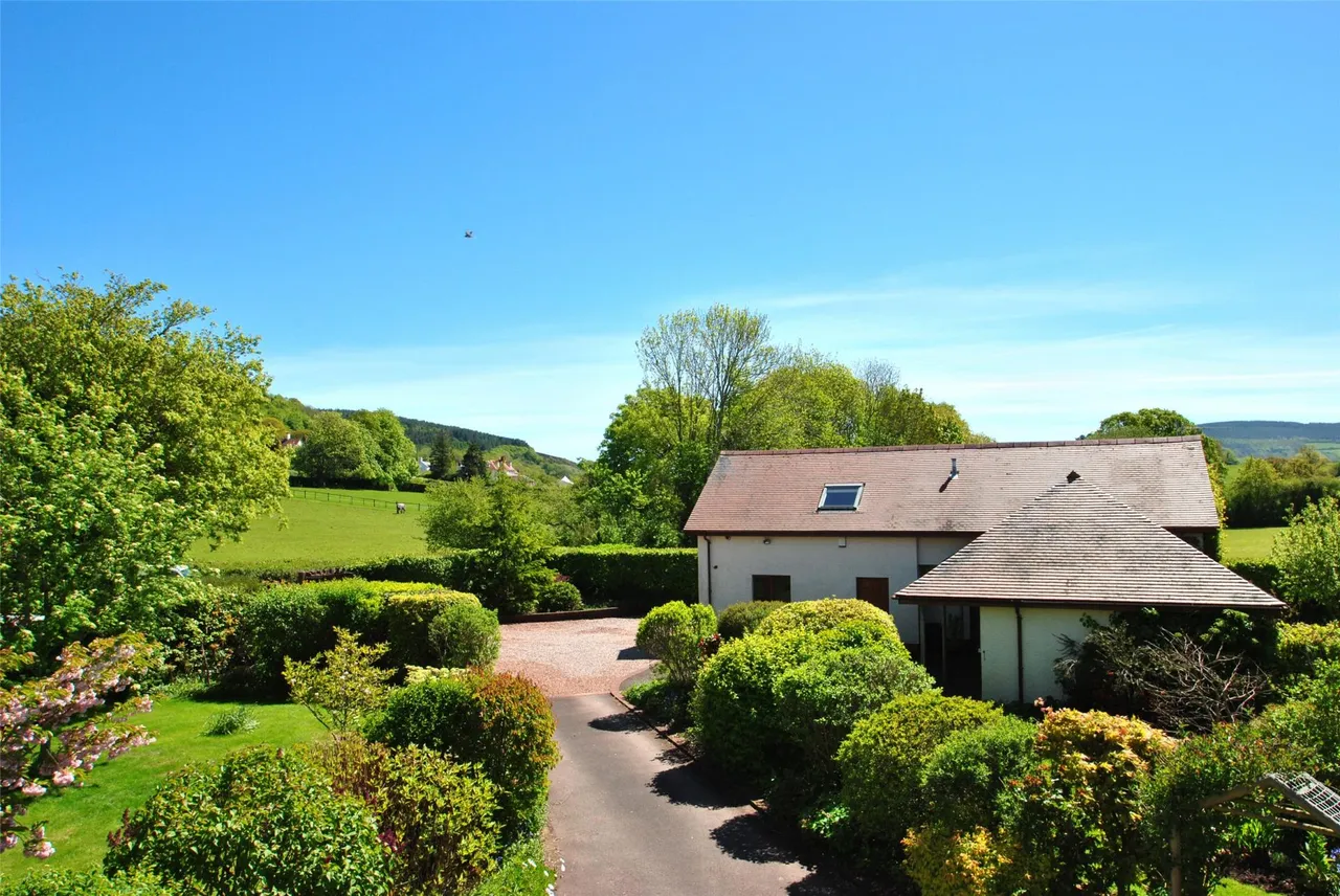 Brockwell Lane, Wootton Courtenay, photo 5