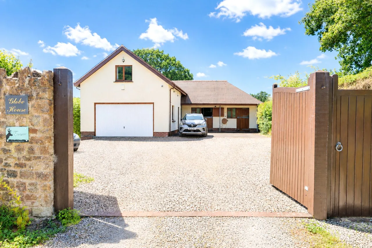 Brockwell Lane, Wootton Courtenay, photo 7